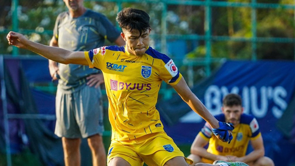 Givson Singh in training for Kerala Blasters FC.