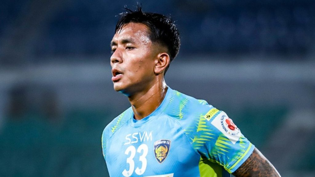 Bikash Yumnam warming up for Chennaiyin FC