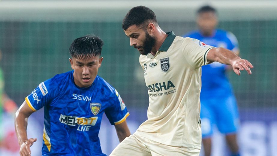 Hugo Boumous competing for a duel against Hnamte. 