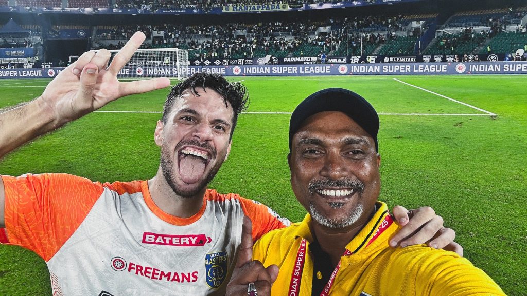Kerala Blasters head coach TG Purushothaman and goal scorer Jesus Jimenez celebrating the win.