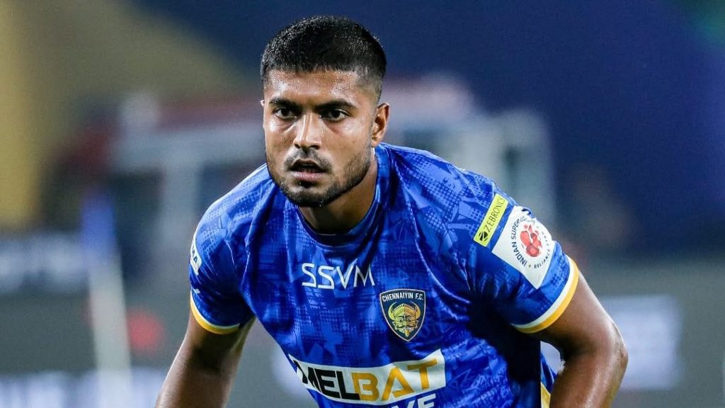 Pritam Kotal in action against his former side Mohun Bagan Super Giants.