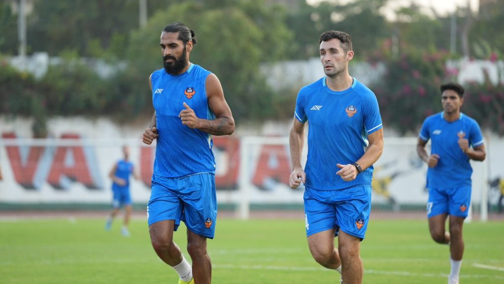 FC Goa defender Aakash Sangwan in training alongside Sandesh Jhingan and Carl McHugh