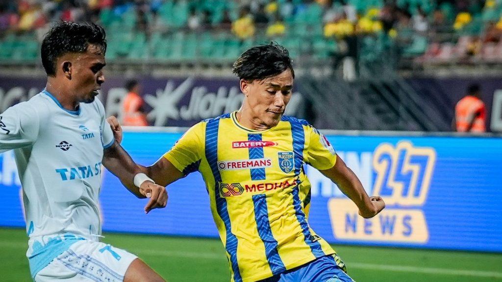 Naocha Singh in action against Nikhil Barla