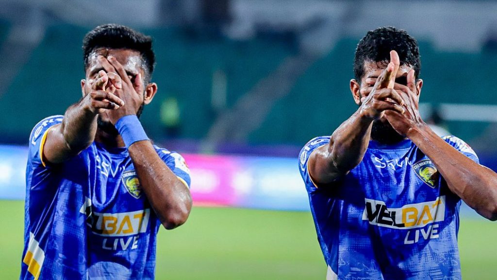 Irfan Yadwad and Farukh Chaudhary celebrating against Jamshedpur FC