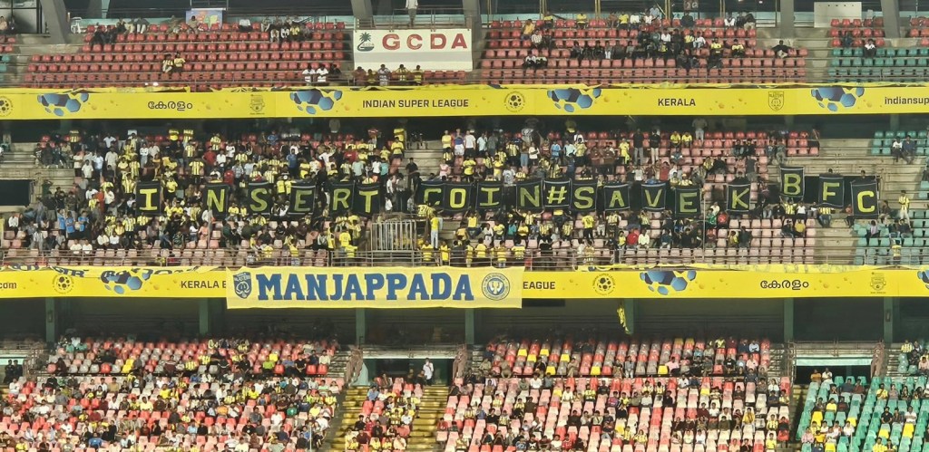 kerala blasters fans protesting against the club's management