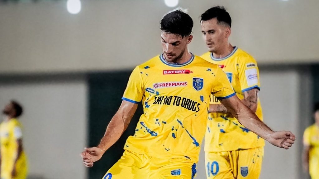 Kerala Blasters started the game with five foreigners with Peprah on the bench!