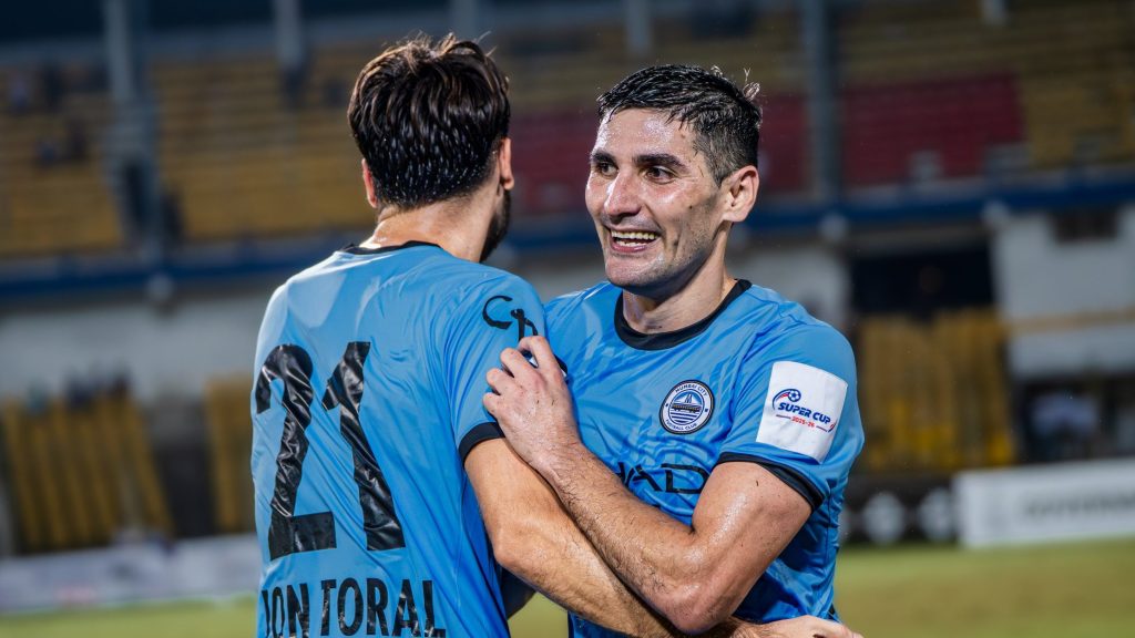 Jorge Pereyra Diaz and Jon Toral celebrating Mumbai's victory against Kerala Blasters FC