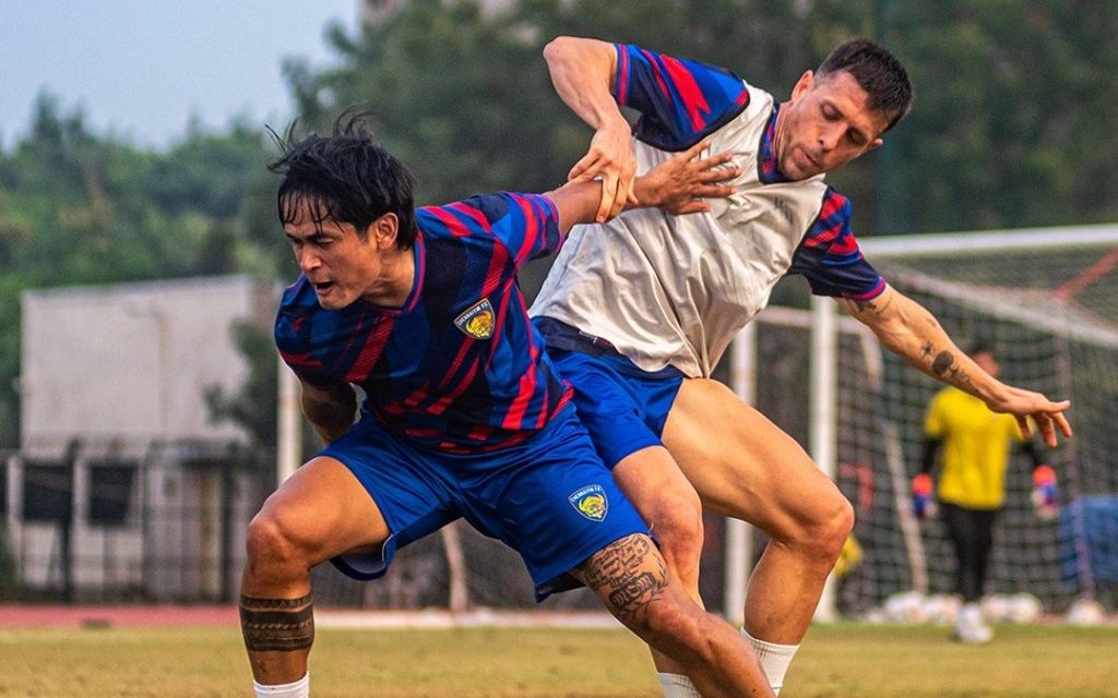 Alberto Noguera and Jiteshwor Singh in training for Chennaiyin FC