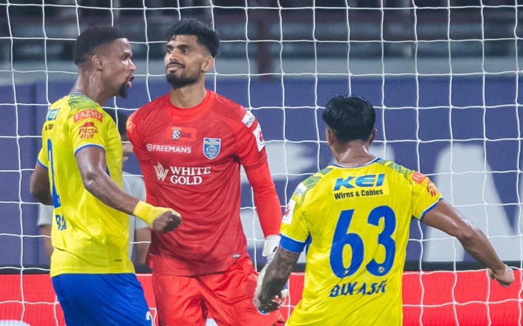 Kerala Blasters goalkeeper Arsh Anwar Sheikh saved Mumbai City striker Jorge Pereyra Diaz's penalty