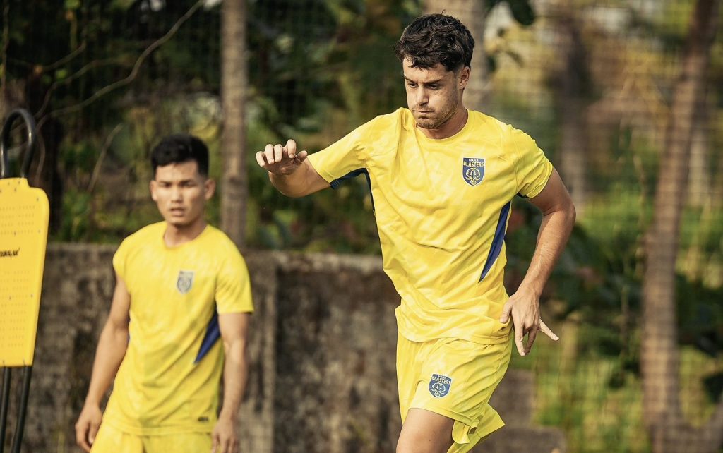 Kerala Blasters midfielder Mathias Hernandez in training