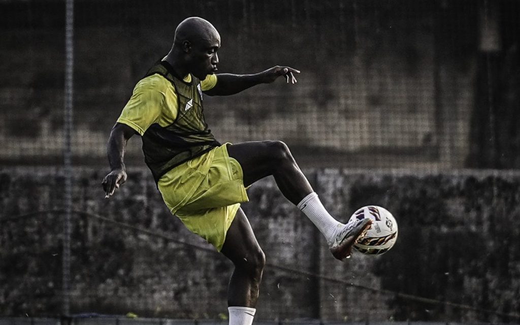 Kerala Blasters new winger Victor Yoke in training