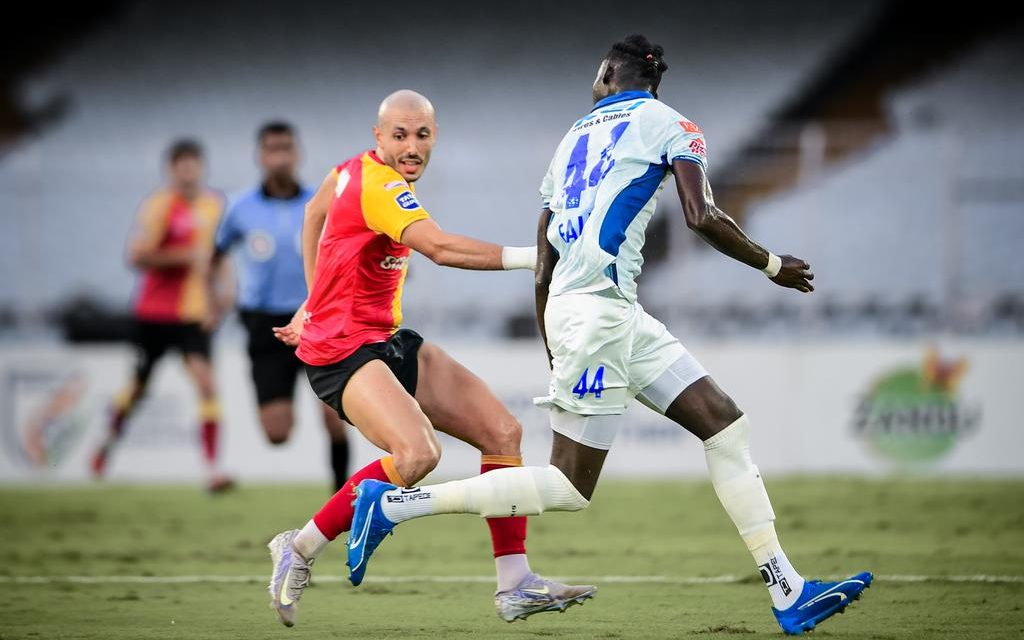 East Bengal FC and Kerala Blasters FC players in action in ISL 2025-26