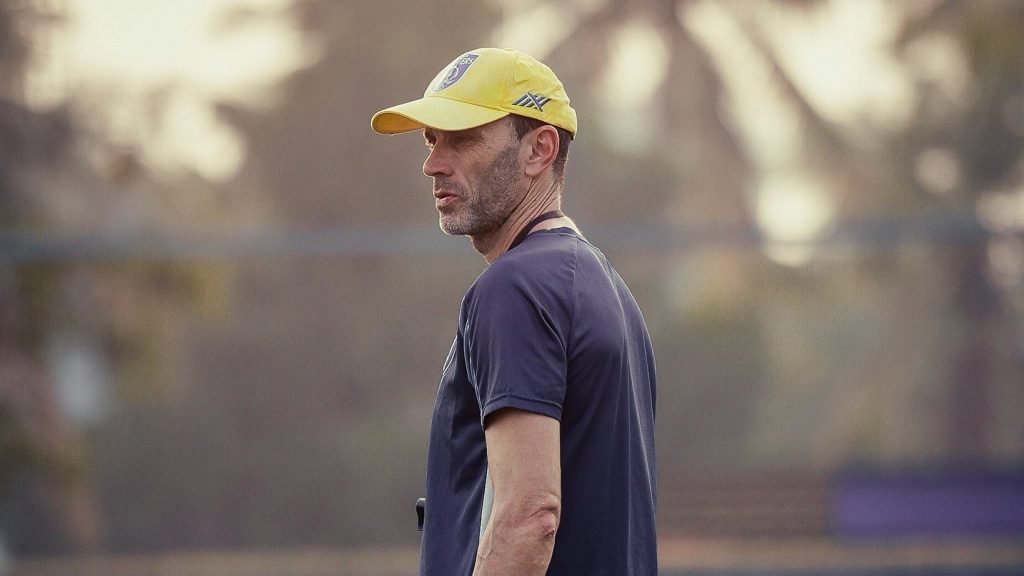 Kerala Blasters head coach David Catala in training