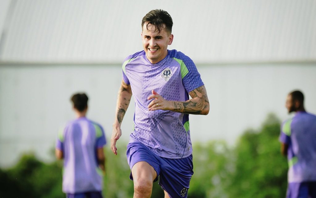 Adrian Luna in training with Kerala Blasters FC