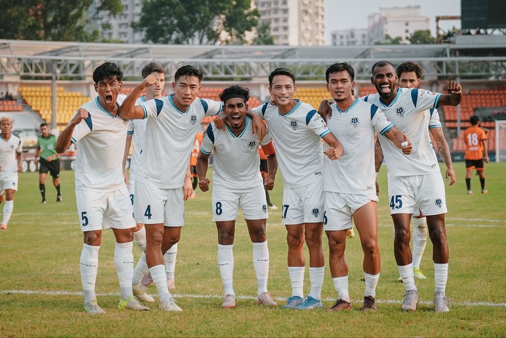 Kerala Blasters players celebrating their goal against Inter Kashi FC in ISL 2026-27