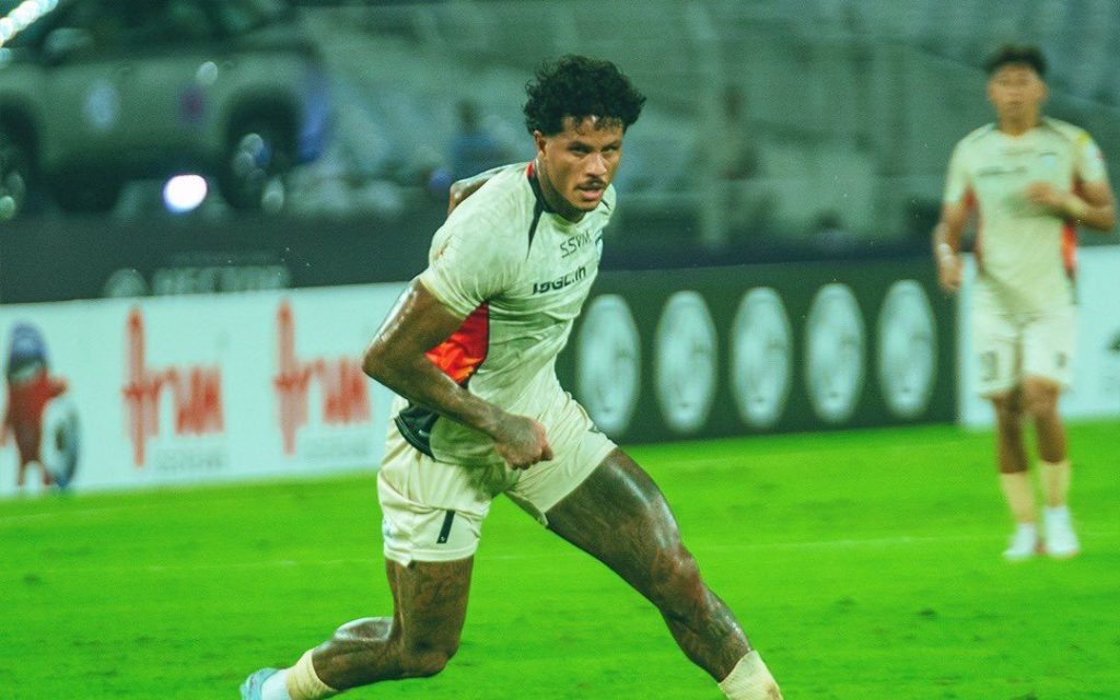 ramon-tanque-in-action-for-chennaiyin-against-mohun-bagan-sg-in-isl-2026-27